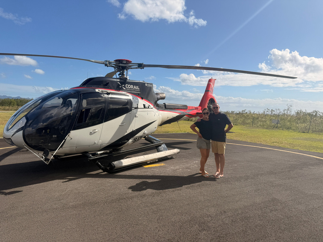 Corail Helicopteres-Triolet必去景点