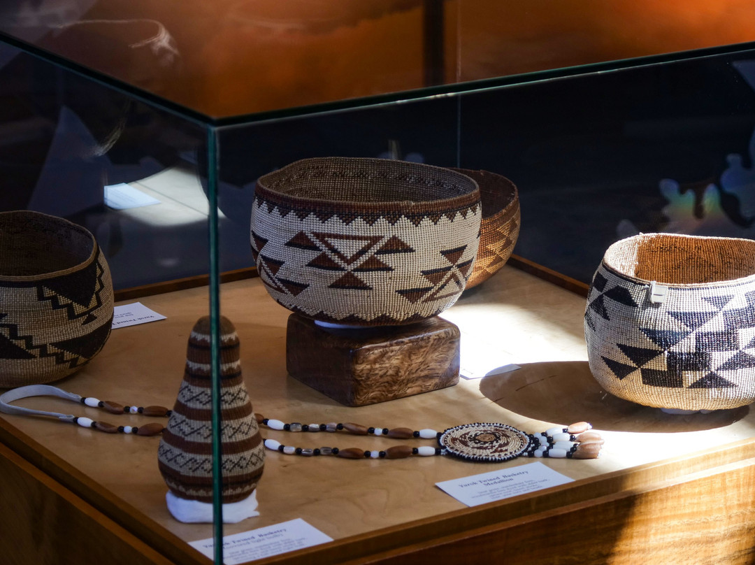 Yurok Country Visitor Center-克拉马斯必去景点