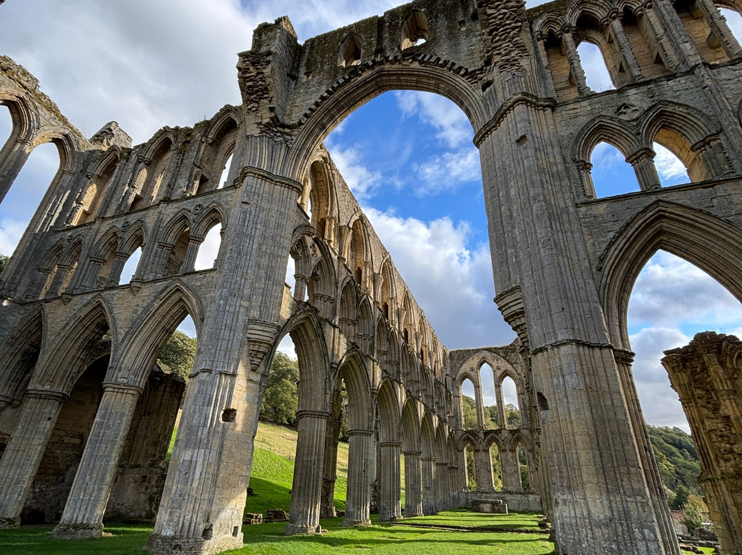 Rievaulx Abbey-赫尔姆斯利必去景点