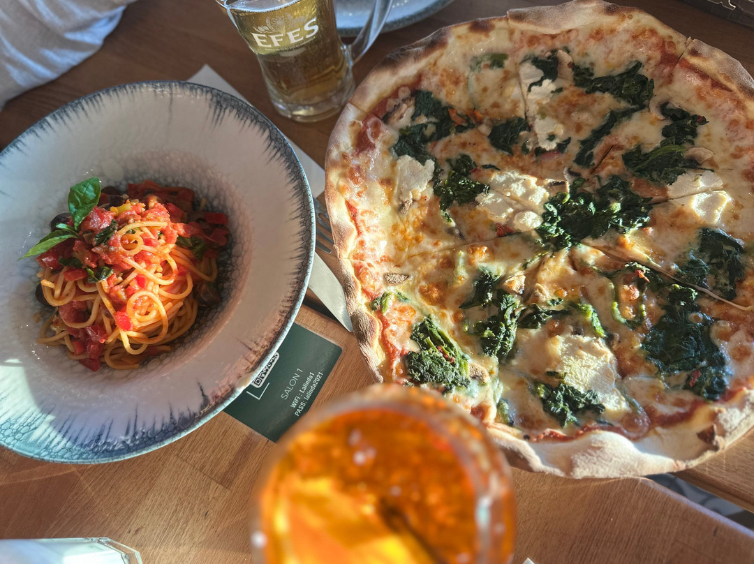 La Linda Bistro & Brasserie