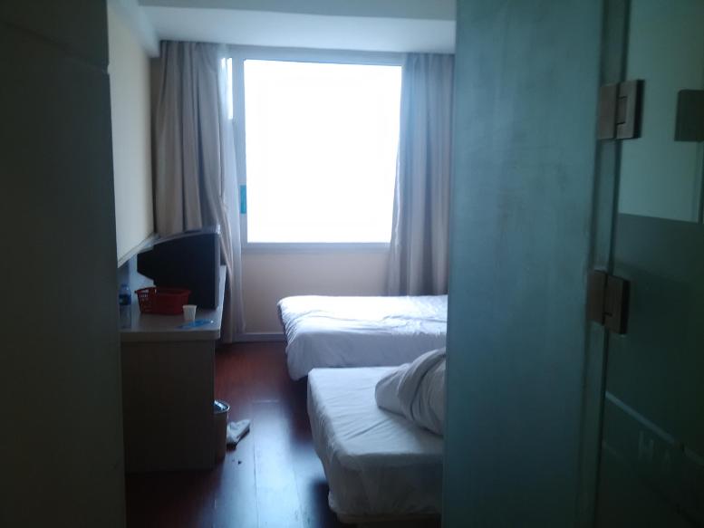 汉庭酒店(南昌滕王阁八一纪念馆店)-客卧