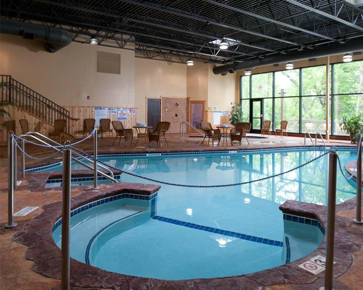 湖畔追逐度假酒店