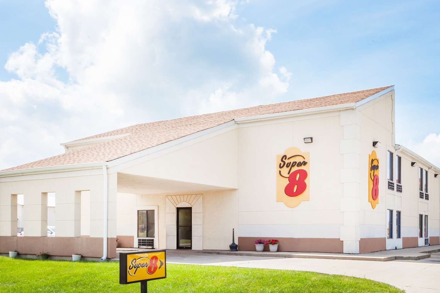 Super 8 by Wyndham Lincoln-官方