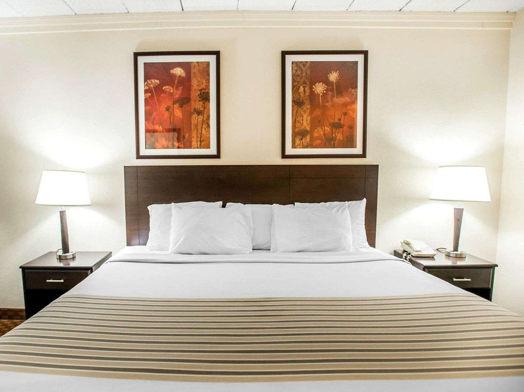 Econo Lodge & Suites主图