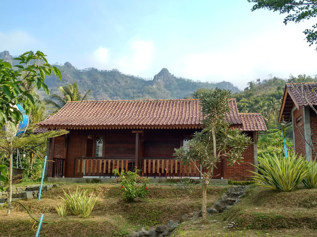Giritengah Hotel