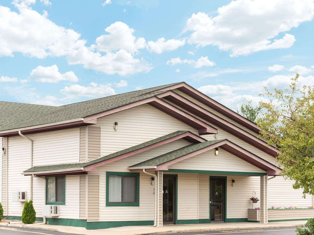 Super 8 by Wyndham Twinsburg/Cleveland Area