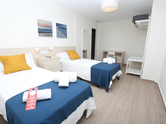 Los Barrios酒店住宿-H. Palmones