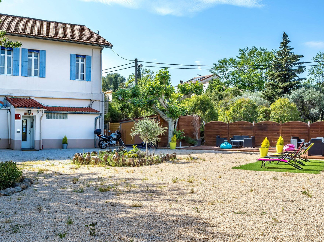 Plan De Cuques酒店住宿-Hotel Des Moulins