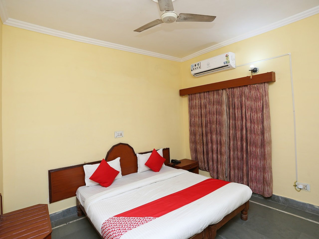 OYO 24662 Hotel Shanti