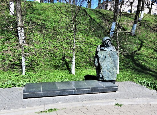 Yuri Gagarin Monument景点图片