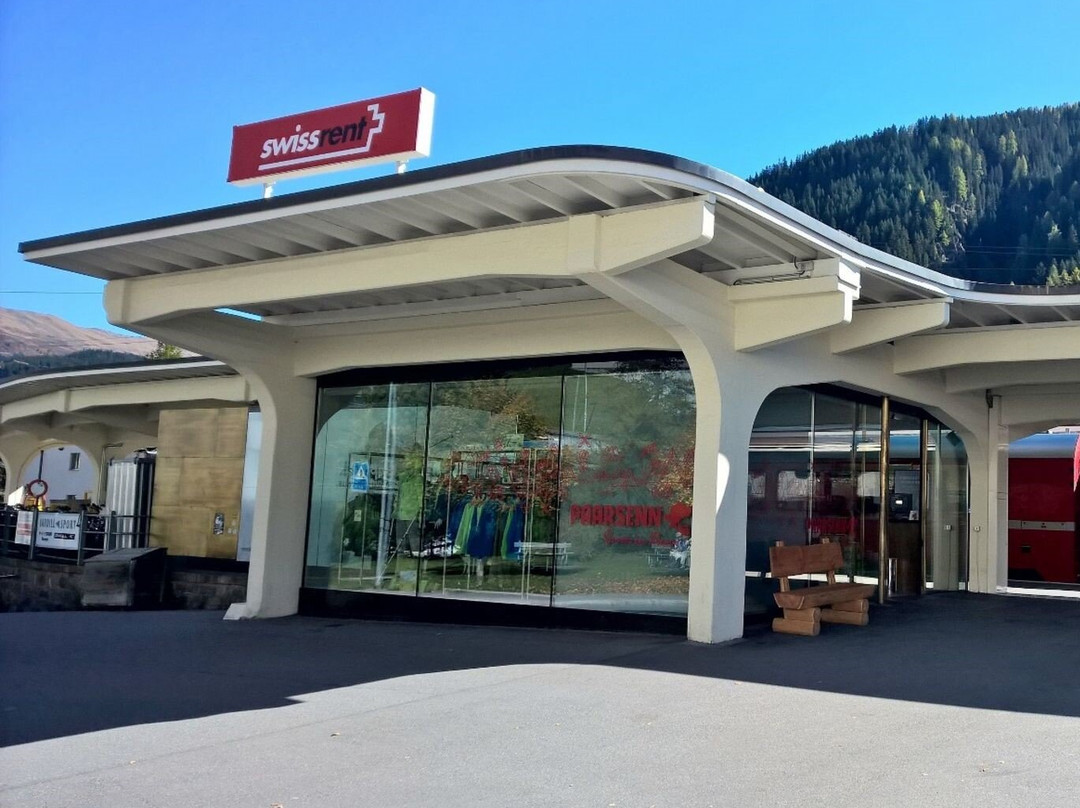 Swissrent Paarsenn Sports Bahnhof RhB景点图片