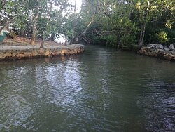 Chari Lake Hotel主图