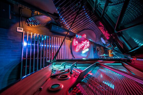 Le Baiser Sale酒吧-巴黎必去景点