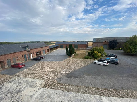 伯纳维农场公寓主图