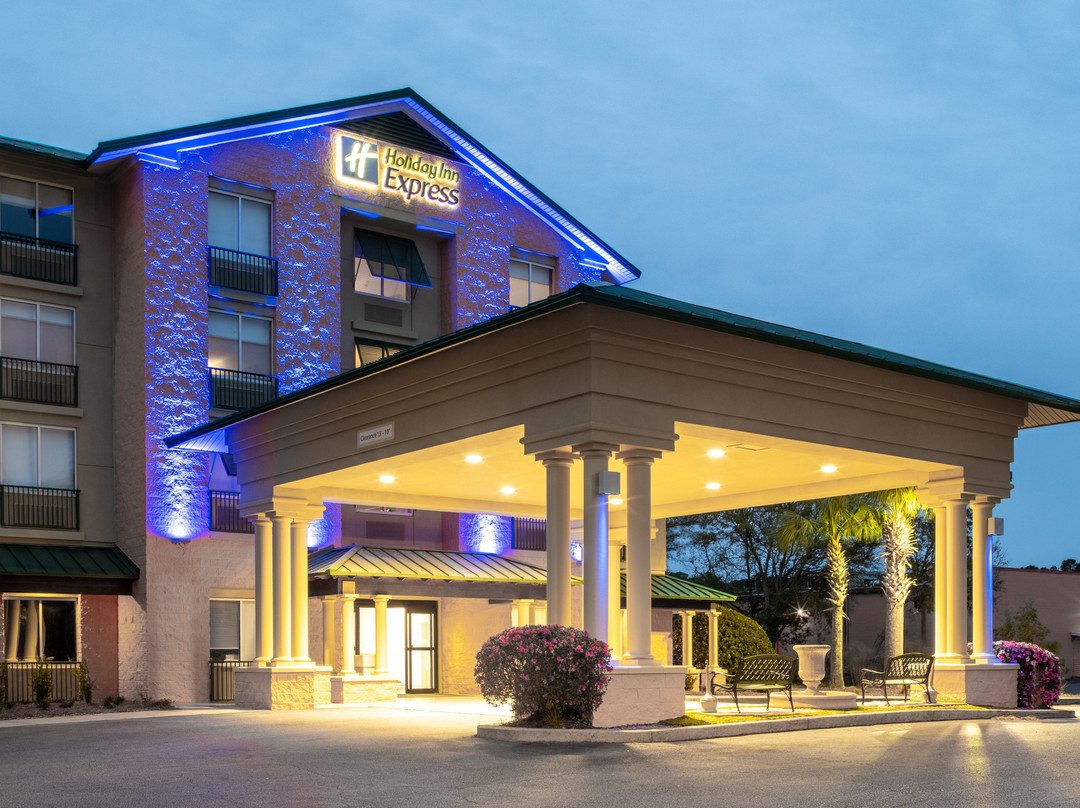 Holiday Inn Express & Suites Bluffton @ Hilton Head Area By IHG