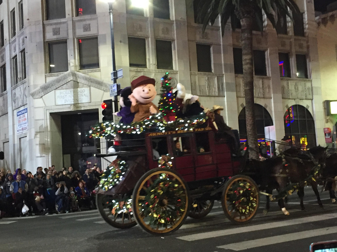 Hollywood Christmas Parade景点图片