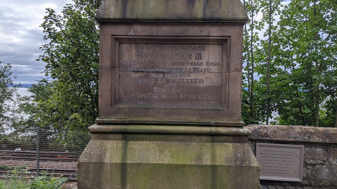 Alexander III of Scotland Memorial景点图片