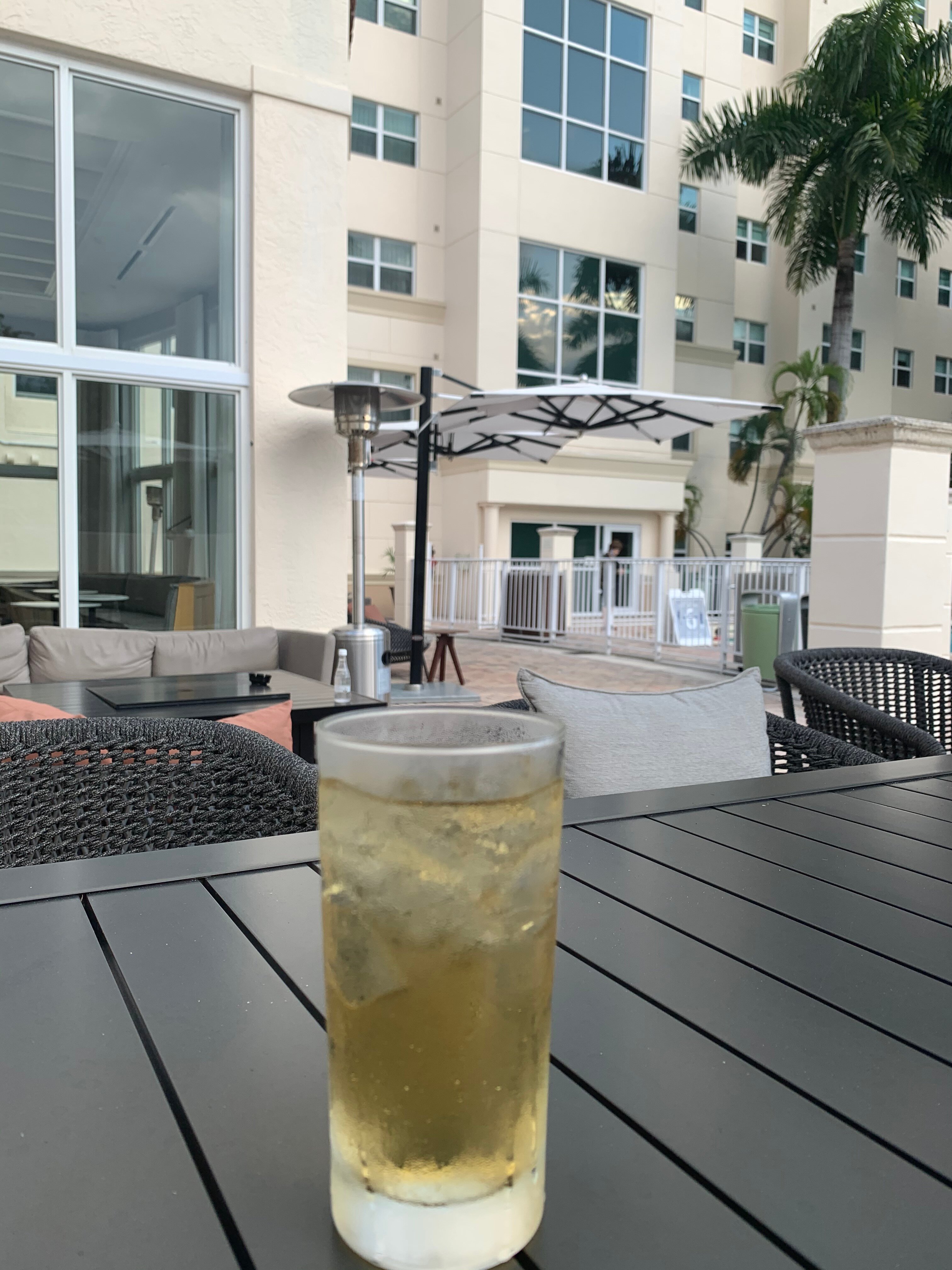 Residence Inn Miami Aventura Mall-泳池