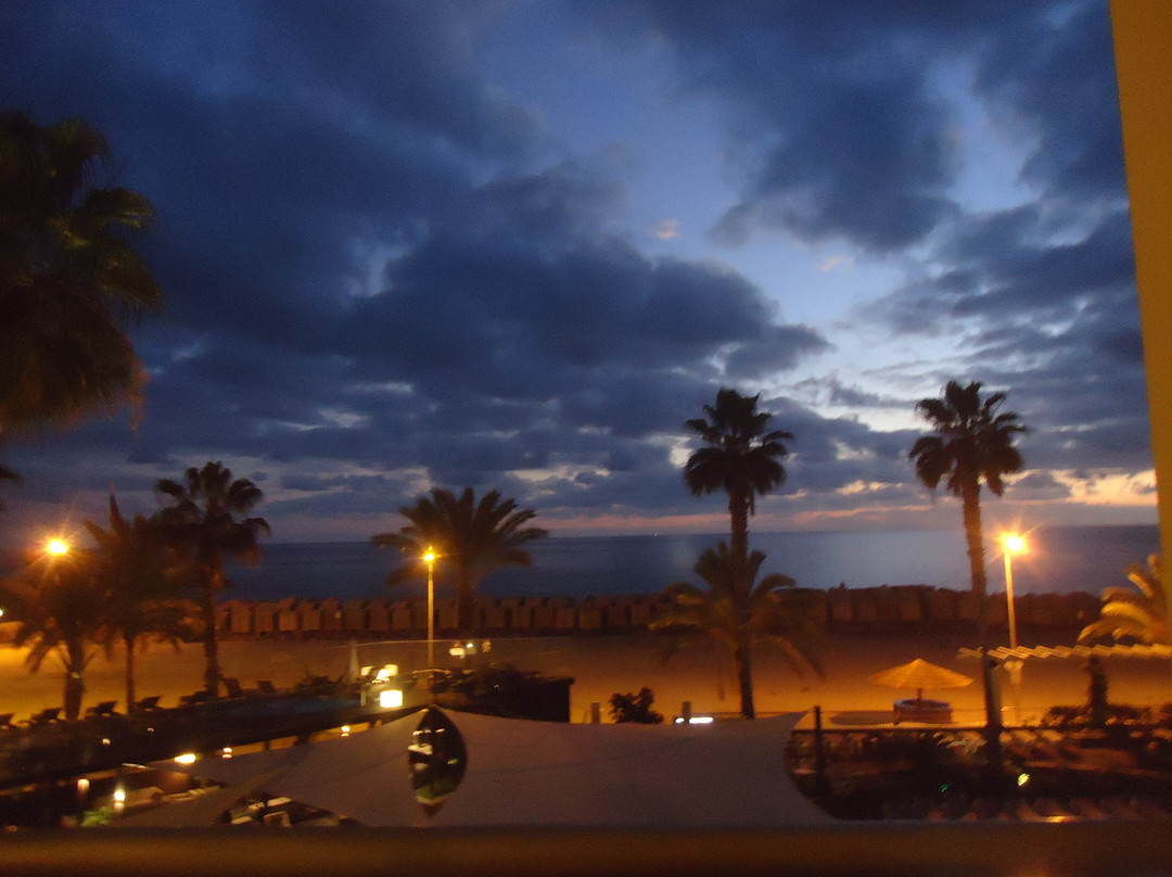 Praia da Calheta-卡列塔必去景点