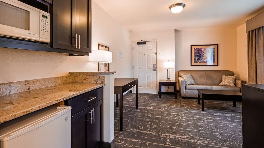 贝斯特韦斯特埃德蒙兹港酒店主图