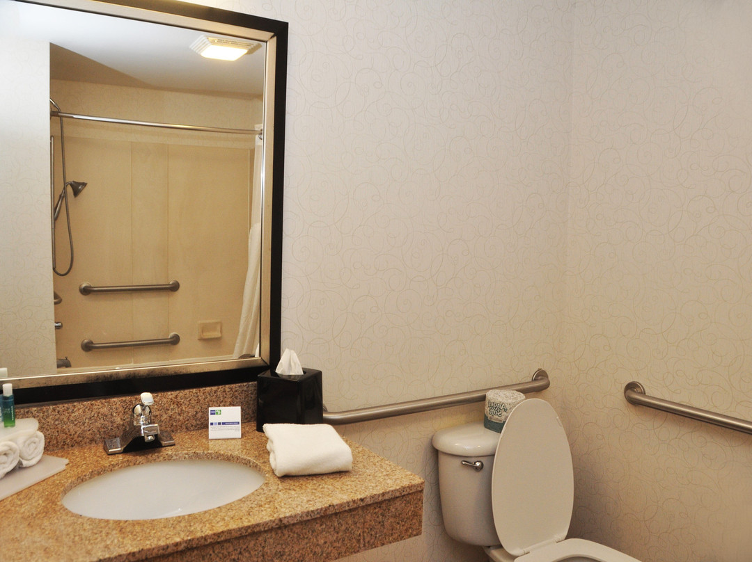 Holiday Inn Express & Suites Lancaster By IHG主图