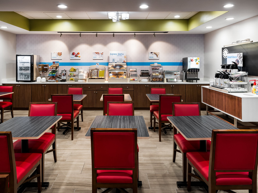 Holiday Inn Express & Suites Bartow By IHG主图