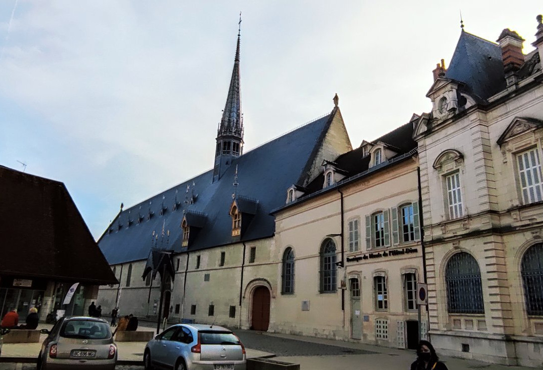 Place de la Halle-博讷必去景点