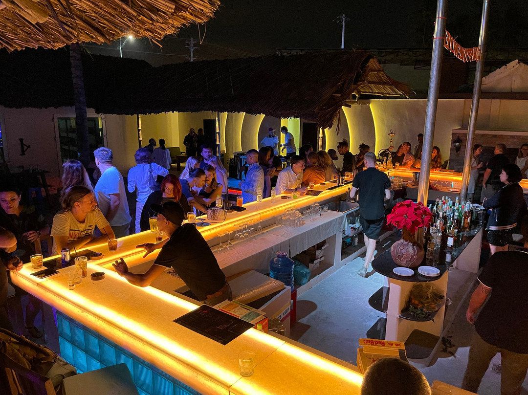 Nirvana Beach Club (ex Line Up Bar)景点图片