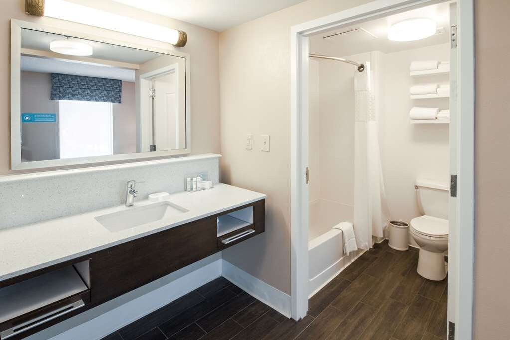 Hampton Inn & Suites Huntsville Hampton Cove主图
