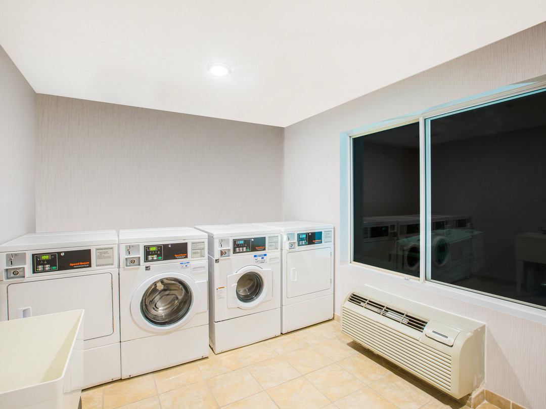 Holiday Inn Express & Suites Bellevue (Omaha Area) by IHG主图