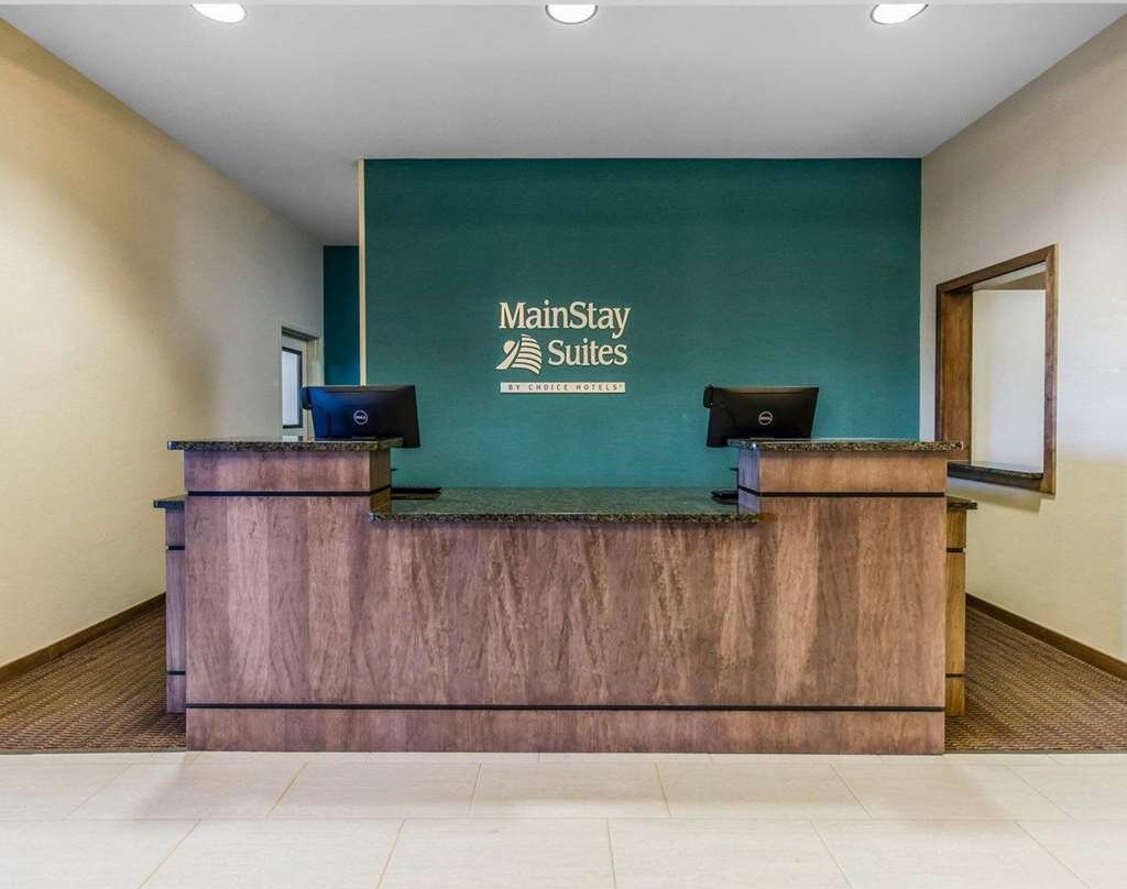 沃特福德市 - 活动中心美茵斯坦套房酒店主图