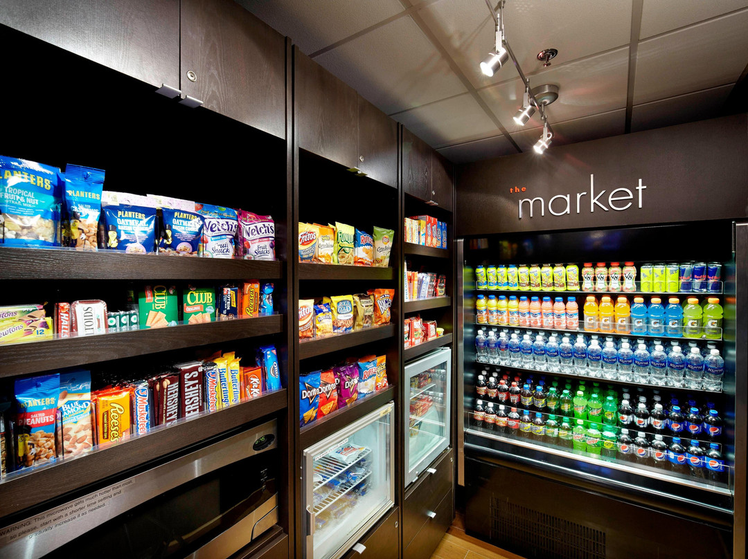 Courtyard by Marriott State College主图