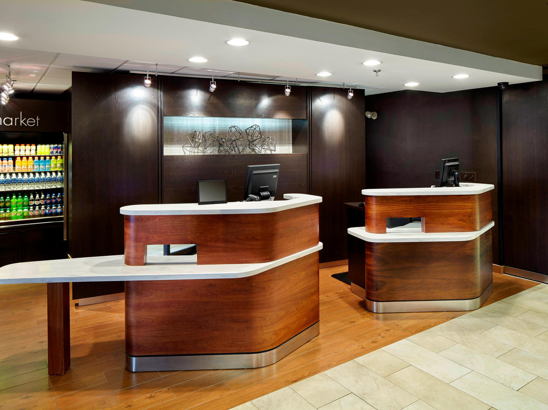 Courtyard by Marriott State College主图