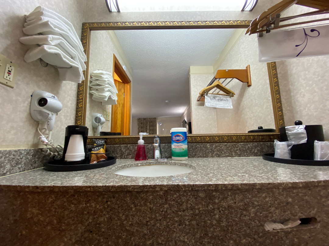 Deluxe Inn Fayetteville主图