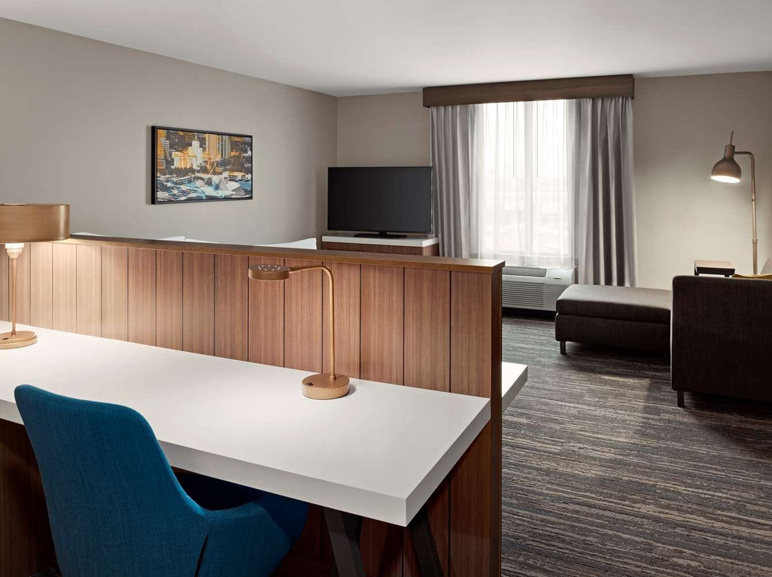 Hilton Garden Inn Milwaukee Brookfield Conference Center主图