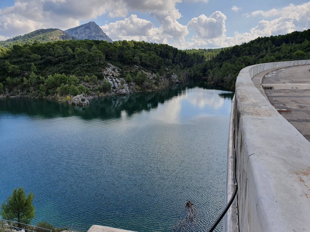 Le Barrage de Bimont景点图片