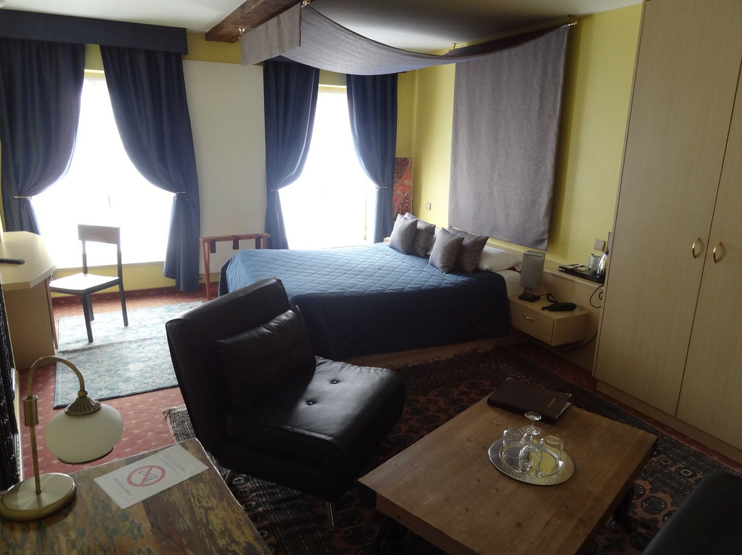Hotel Les Reflets Jaunes主图