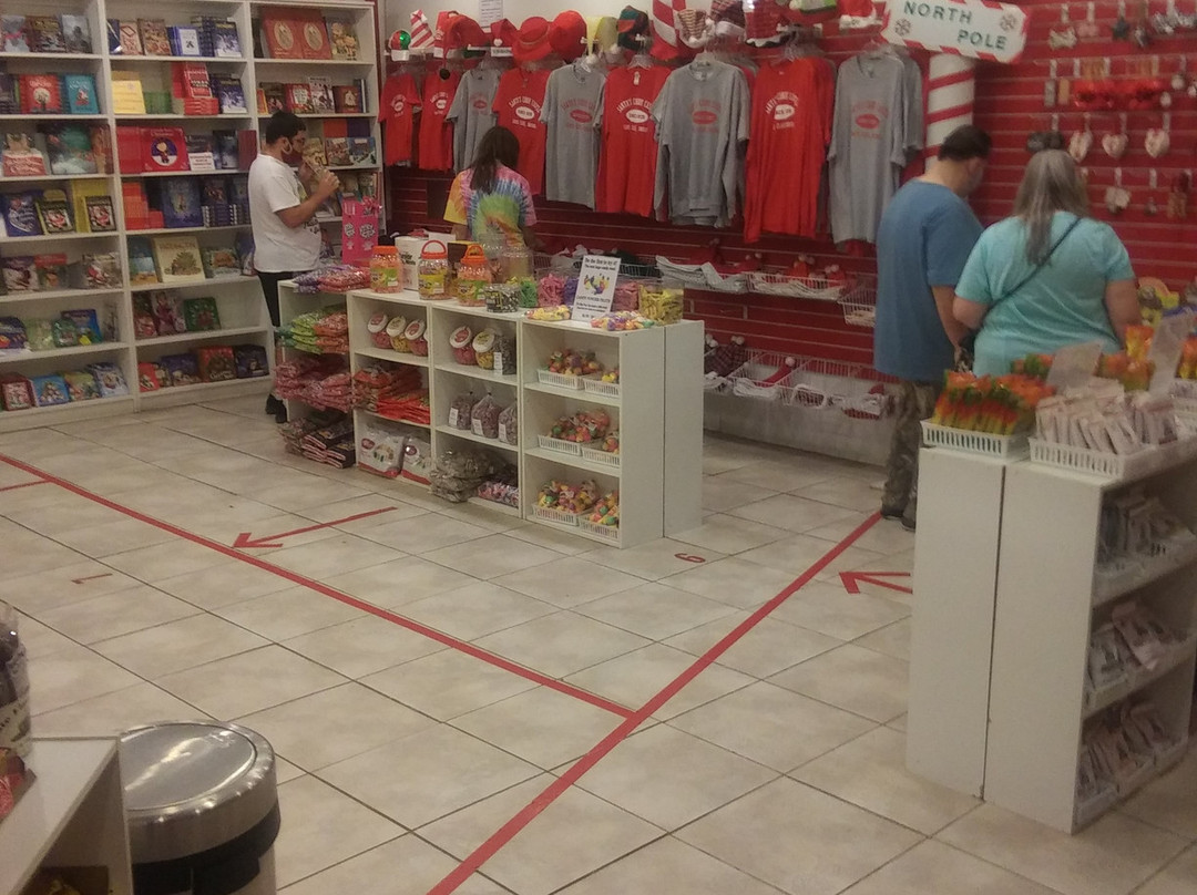 Santa's Candy Castle-圣克劳斯必去景点