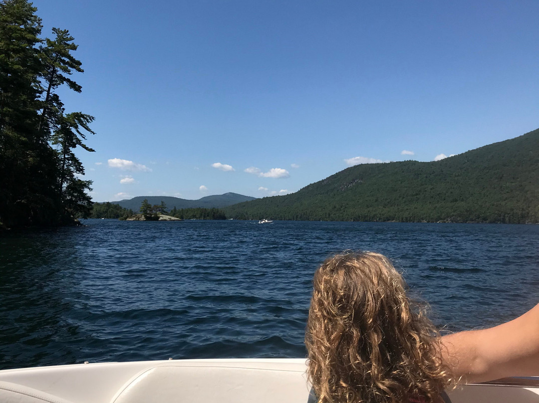 Tour Boat Lake George at Blue Lagoon Resort景点图片