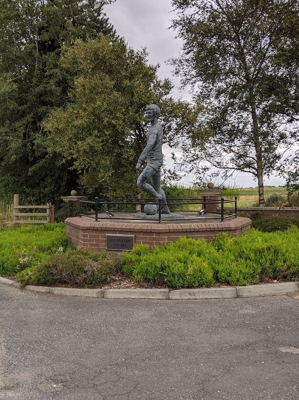 The Jim Baxter Memorial Statue-Cowdenbeath必去景点
