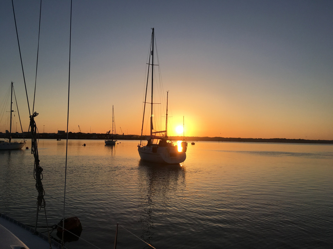 Poole Harbour Water Taxi-普尔必去景点