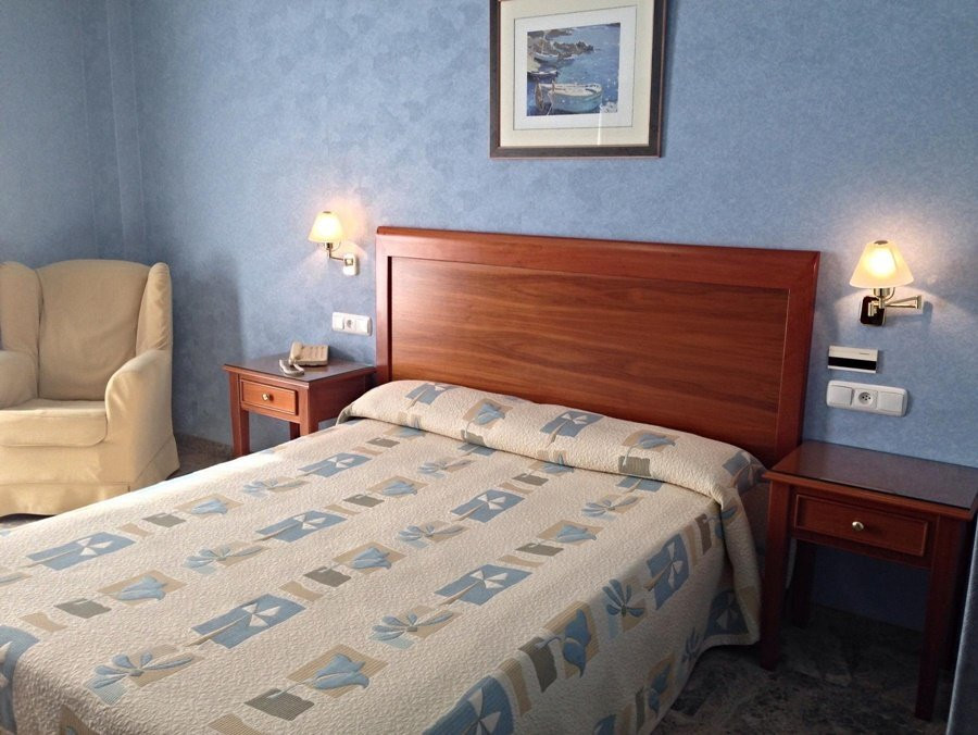 巴托斯酒店主图