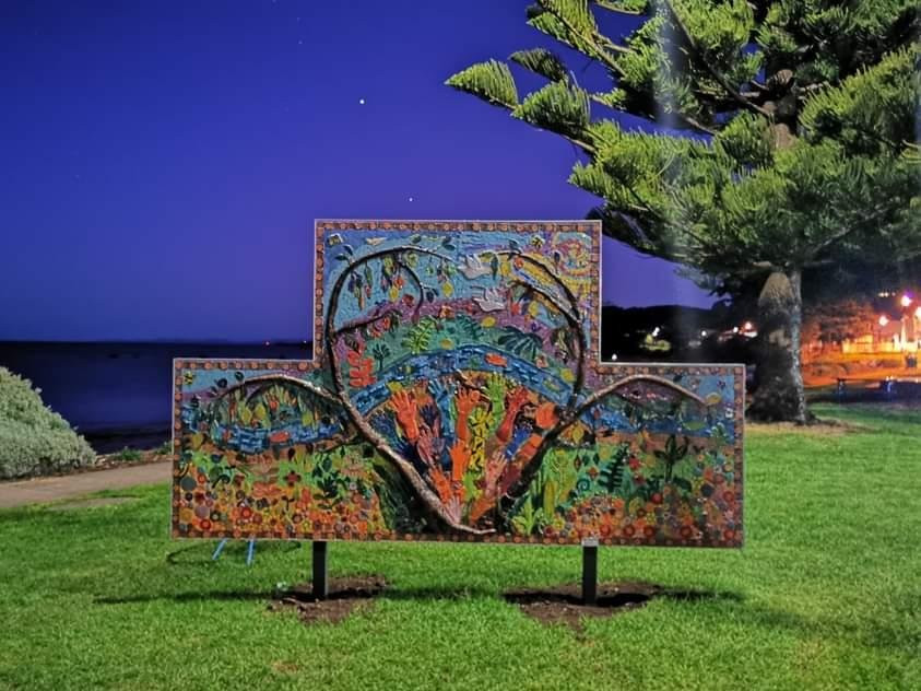 Penguin's Mosaic & Word Jumble Community Artwork-企鹅岛必去景点