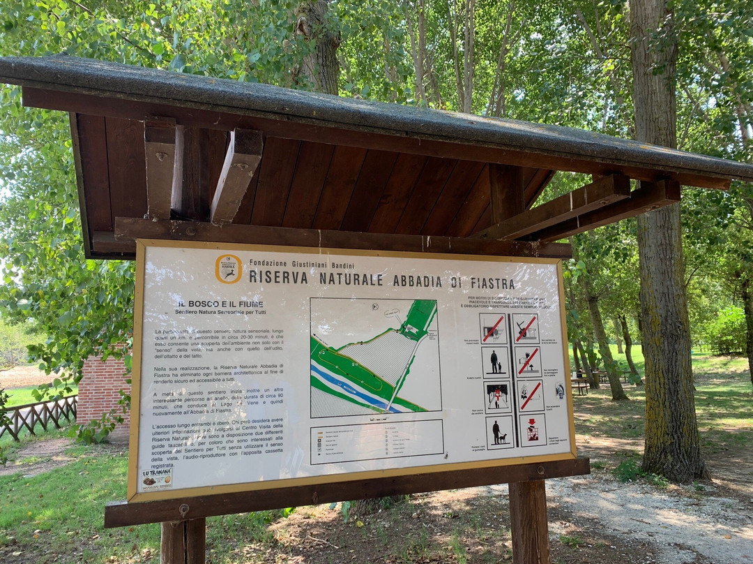 Riserva Naturale Abbadia di Fiastra景点图片
