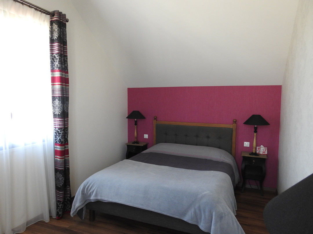 Logis Hôtel les Aubépines主图