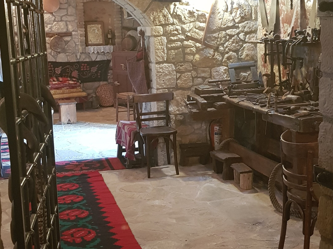 Linos Museum-Solomos必去景点