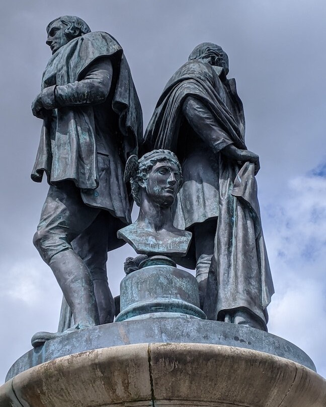The Burns And Wilson Monument-Kilmarnock必去景点