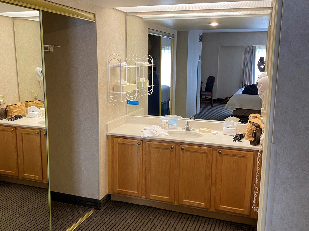Hampton Inn & Suites Kansas City-Country Club Plaza主图