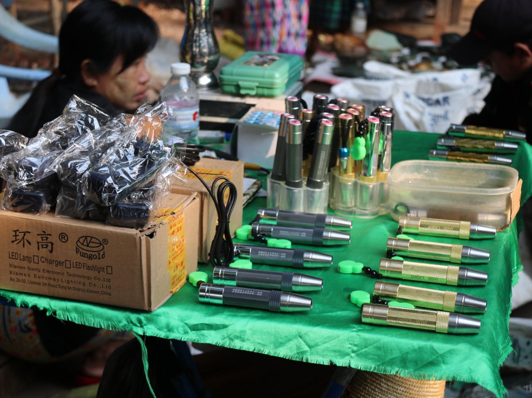 玉石市场-曼德勒必去景点