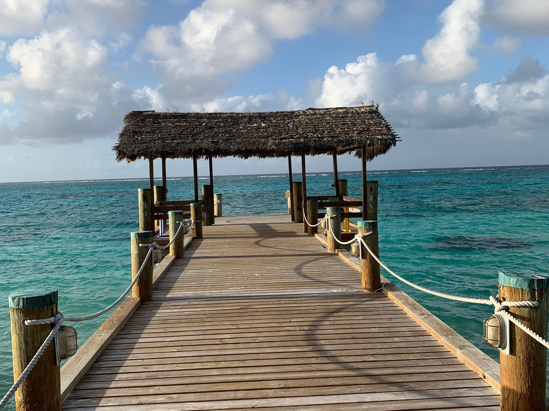 Compass Point Beach Resort主图